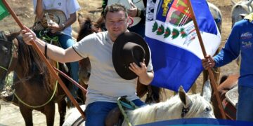 FESTA LINDA – 30 ANOS DE APMAT (ASSOCIAÇÃO DE PEQUENOS E MÉDIOS AGRICULTORES DA TRAVESSIA) – FOTOS DA CAVALGADA