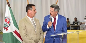 Zé Luíz Mendes e Valter Félix tomam posse como prefeito e vice-prefeito de Ecoporanga